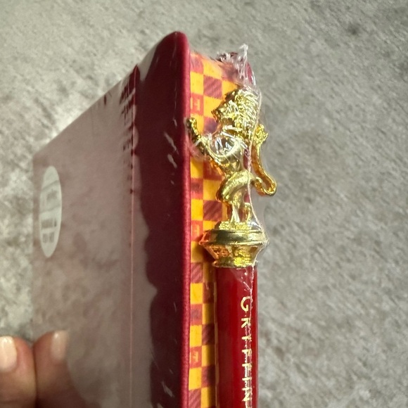 Harry Potter:Gryffindor Classic Softcover Journal with Pen NWT2Pieces Set Sealed - Picture 8 of 11